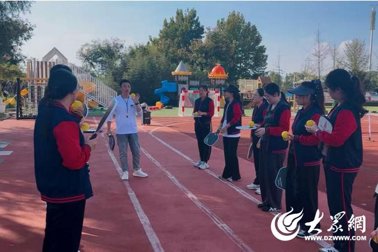 掌声与笑声, 师的体育教, 幼儿园